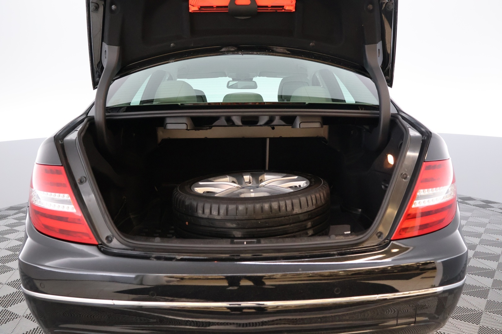 MERCEDES-BENZ C 2012