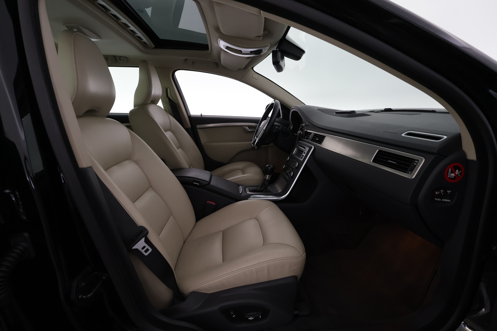 VOLVO V70 2011