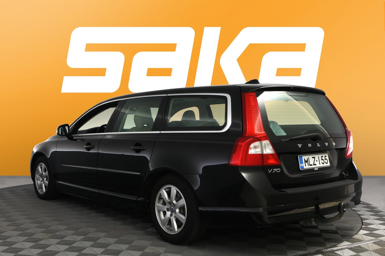 VOLVO V70 2011