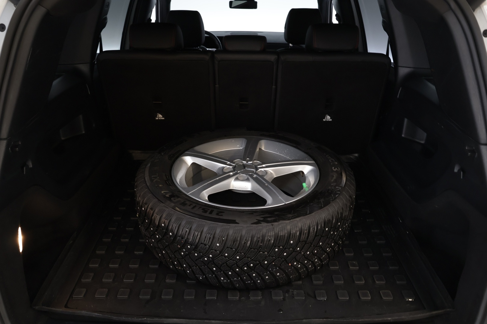 MERCEDES-BENZ GLB 2023