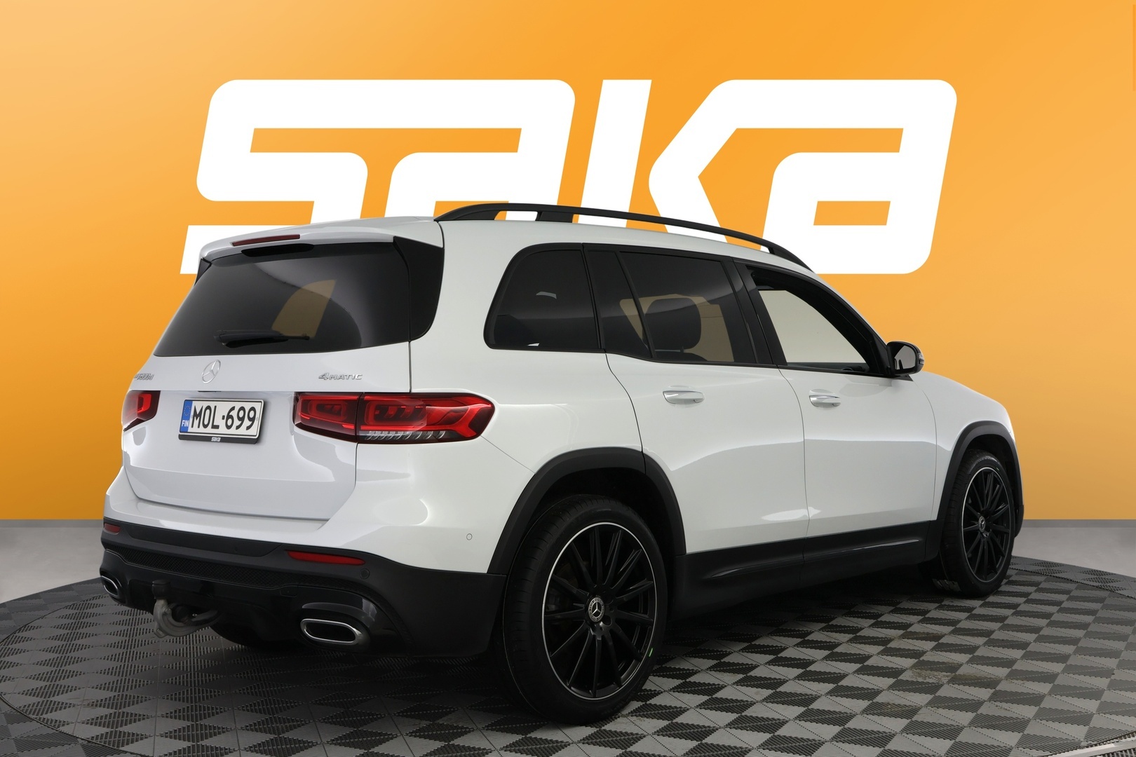 MERCEDES-BENZ GLB 2023