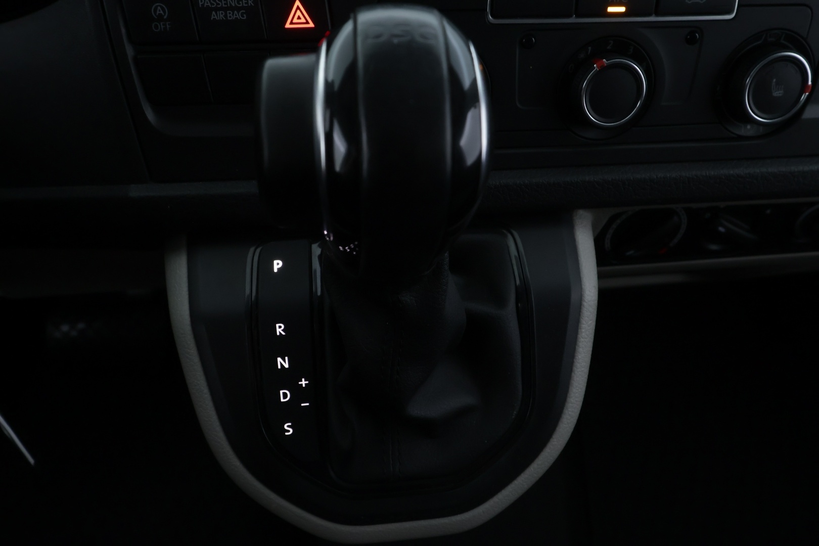 VOLKSWAGEN Transporter 2018