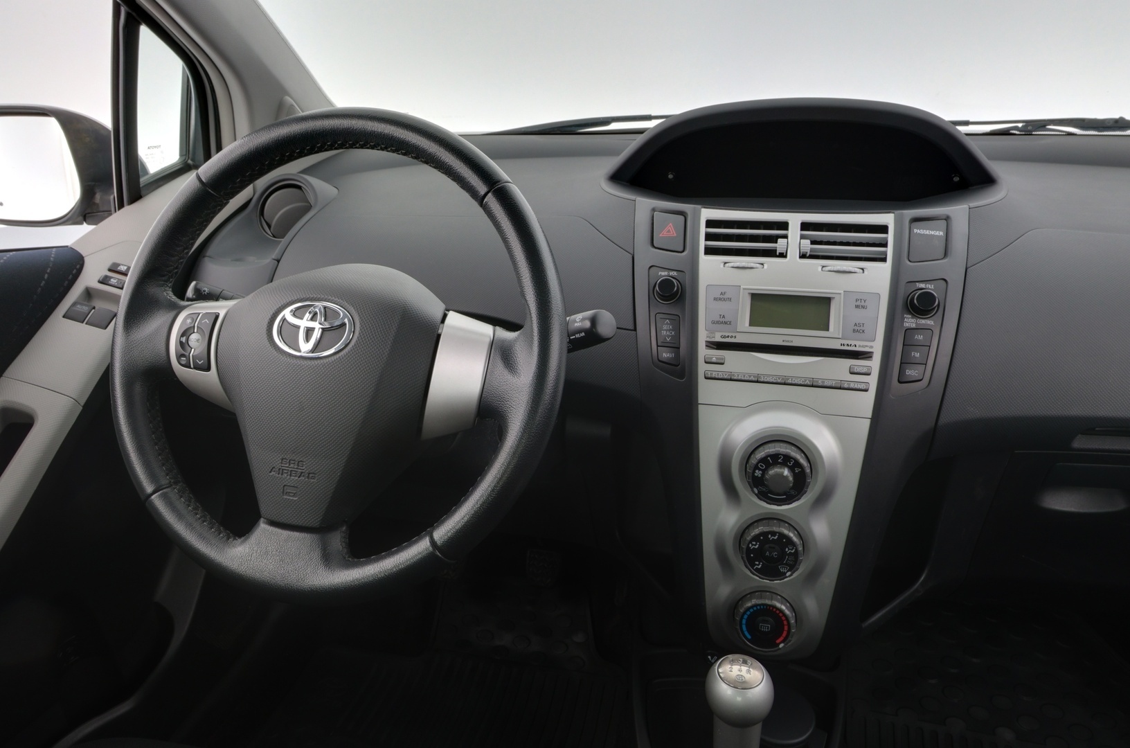 TOYOTA Yaris 2009