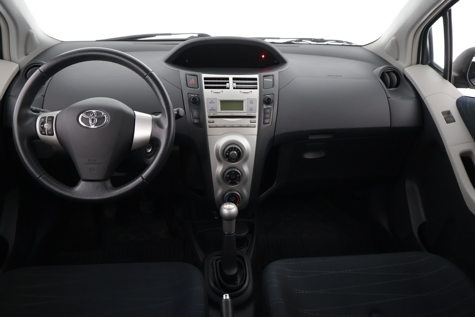 TOYOTA Yaris 2009