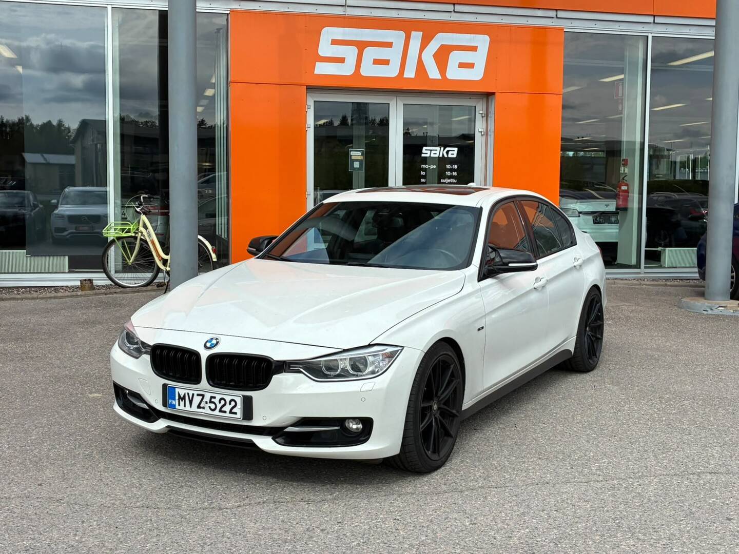 BMW 330 2012