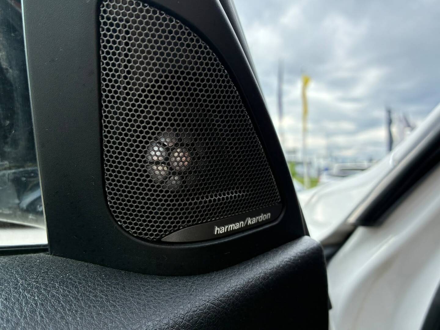 BMW 330 2012