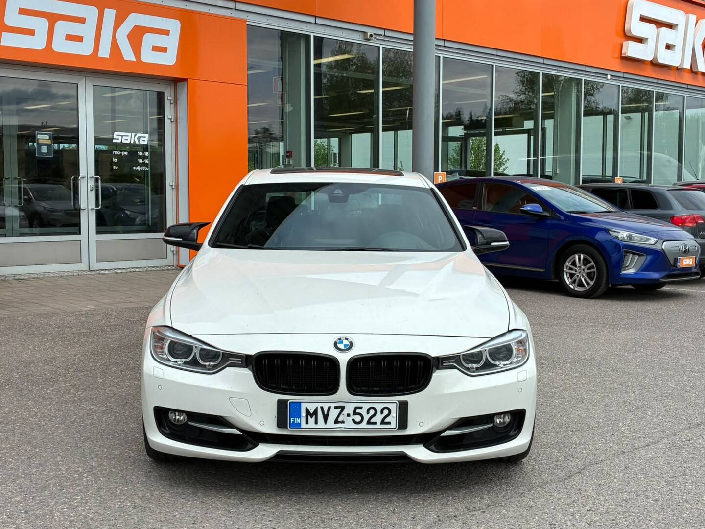 BMW 330 2012
