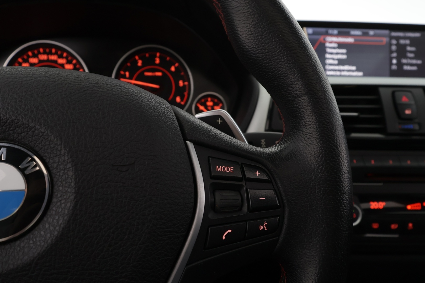 BMW 330 2012