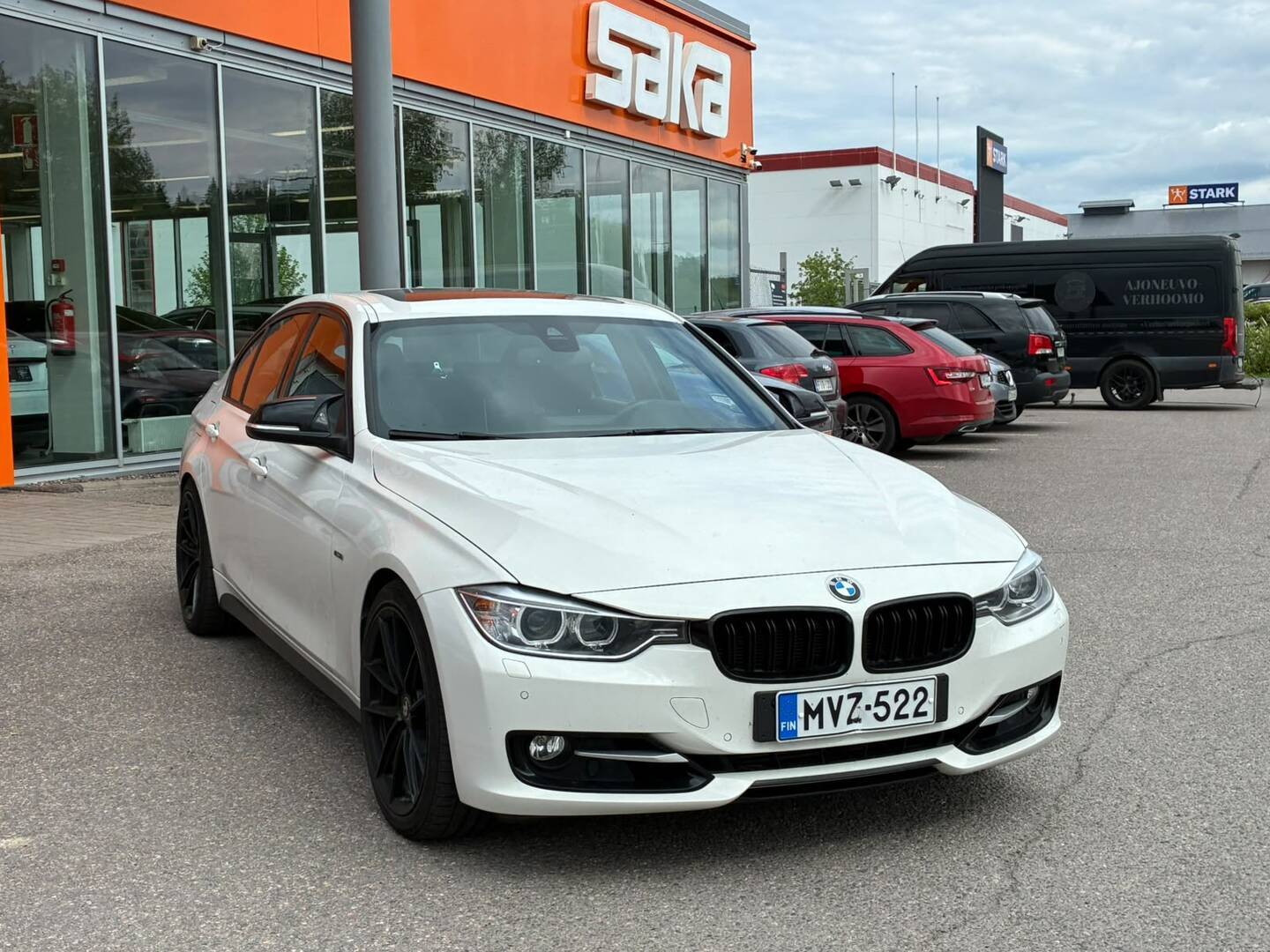 BMW 330 2012