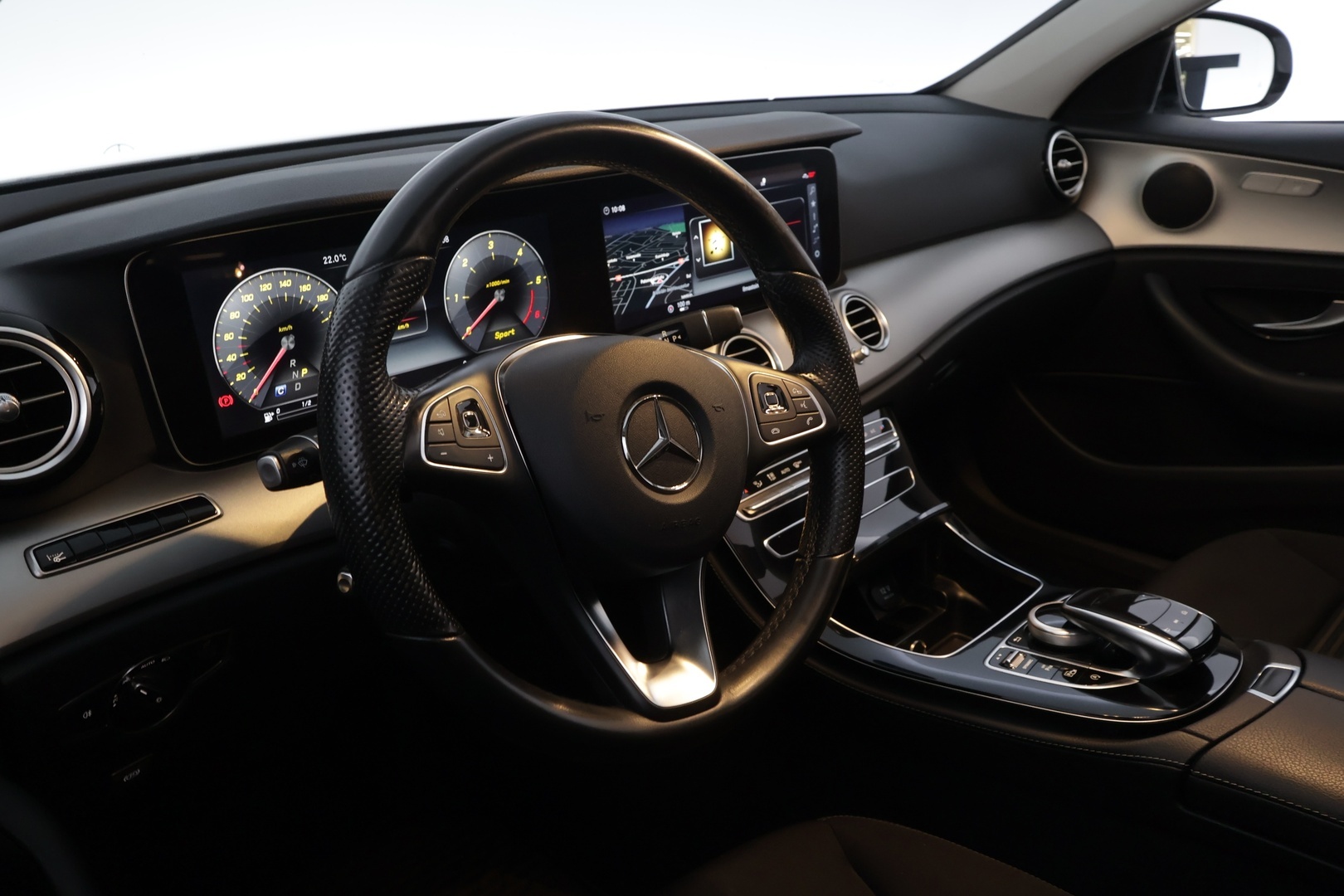 MERCEDES-BENZ E 2018