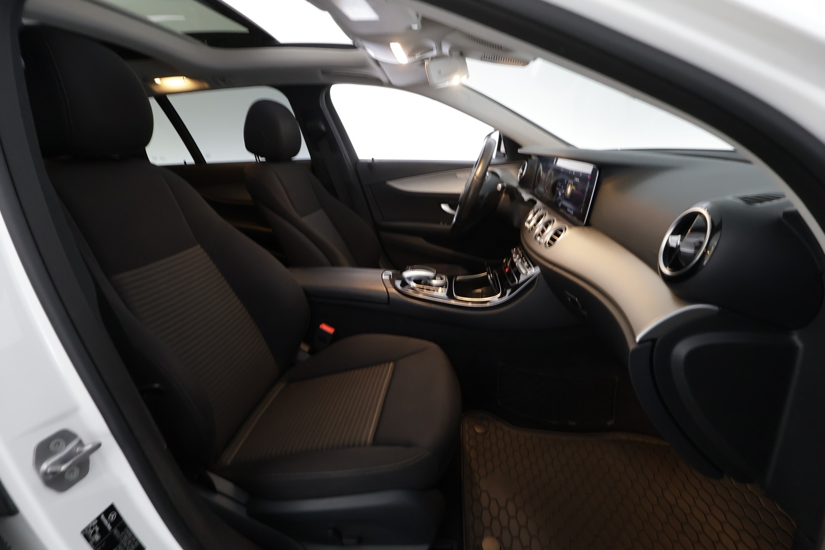 MERCEDES-BENZ E 2018