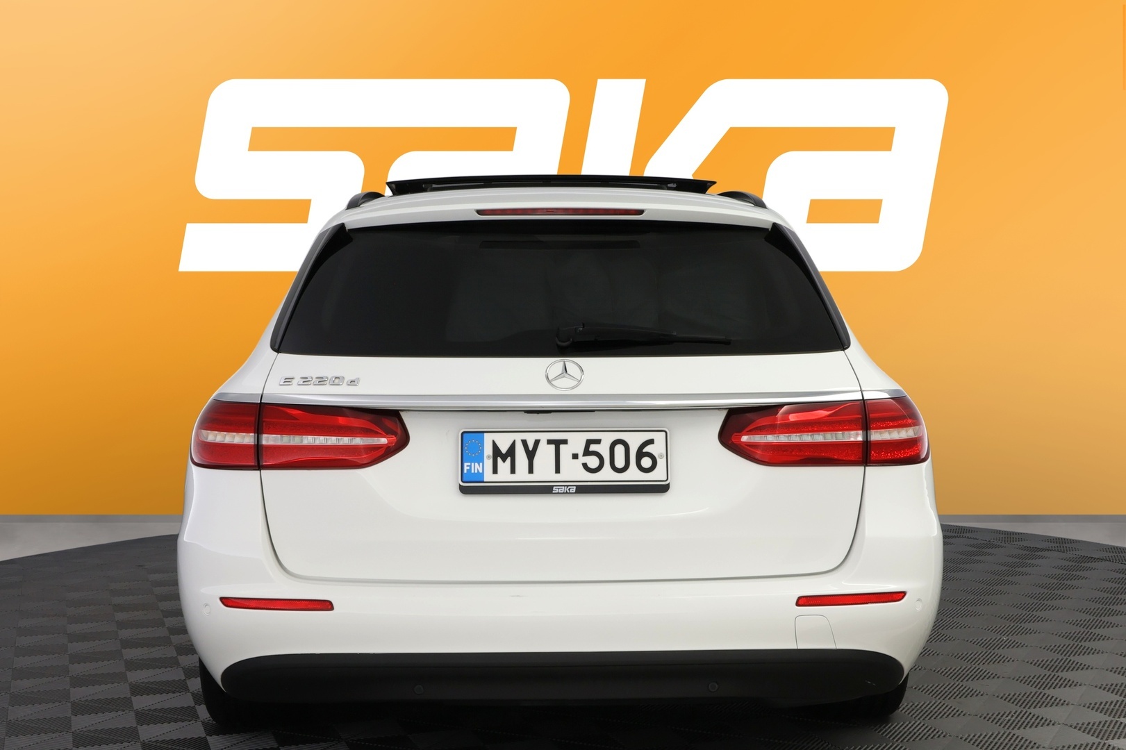 MERCEDES-BENZ E 2018