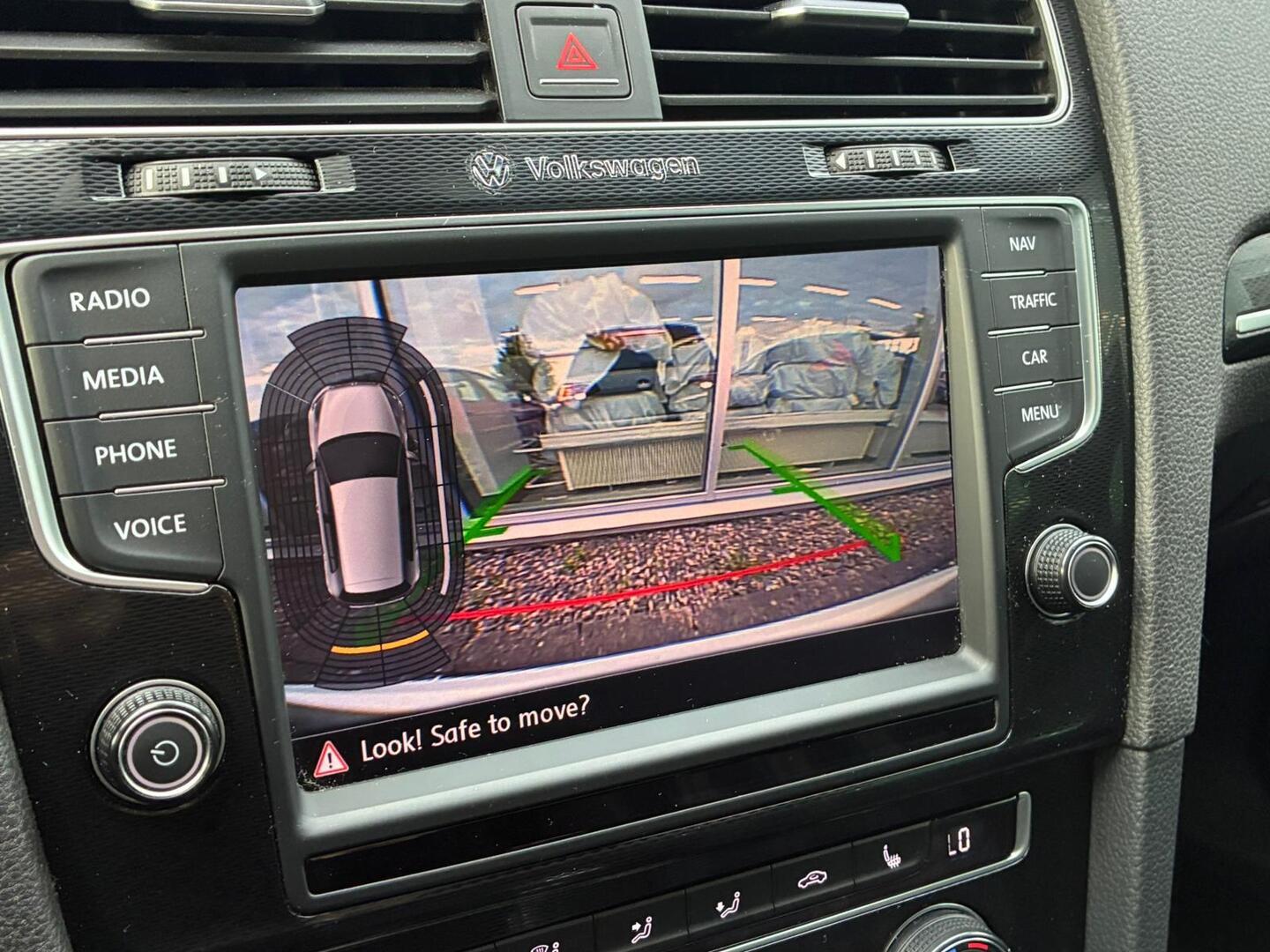 VOLKSWAGEN Golf 2015