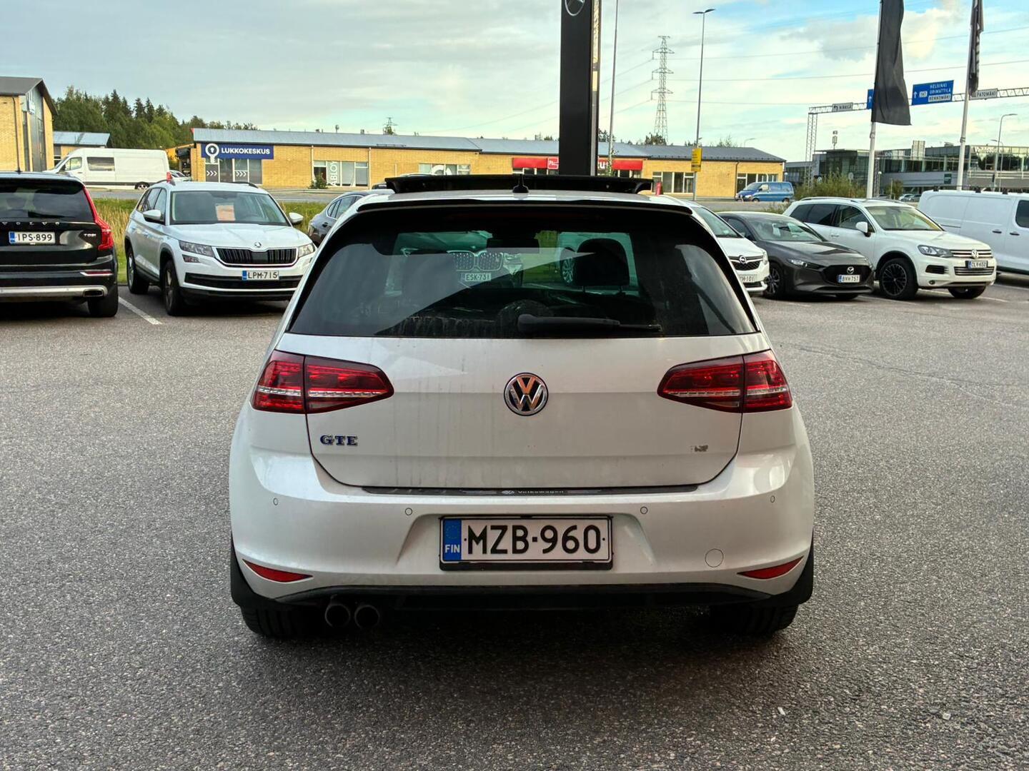 VOLKSWAGEN Golf 2015