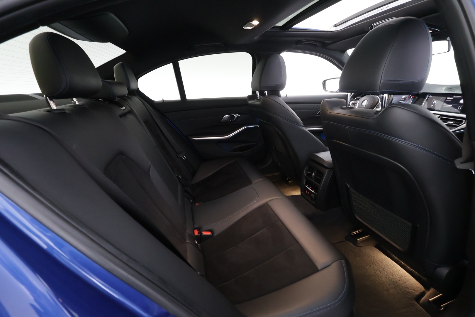 BMW 330 2019