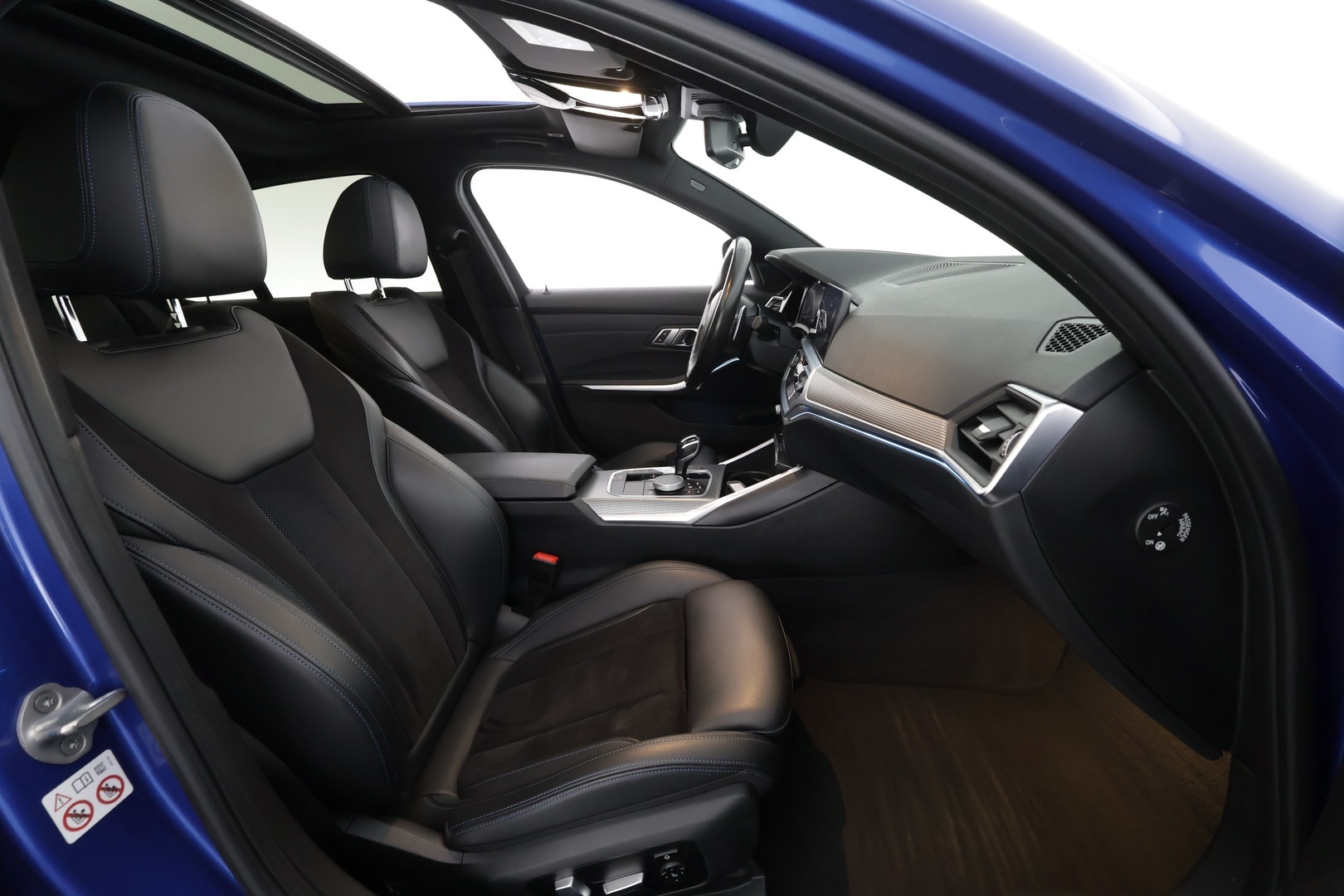 BMW 330 2019