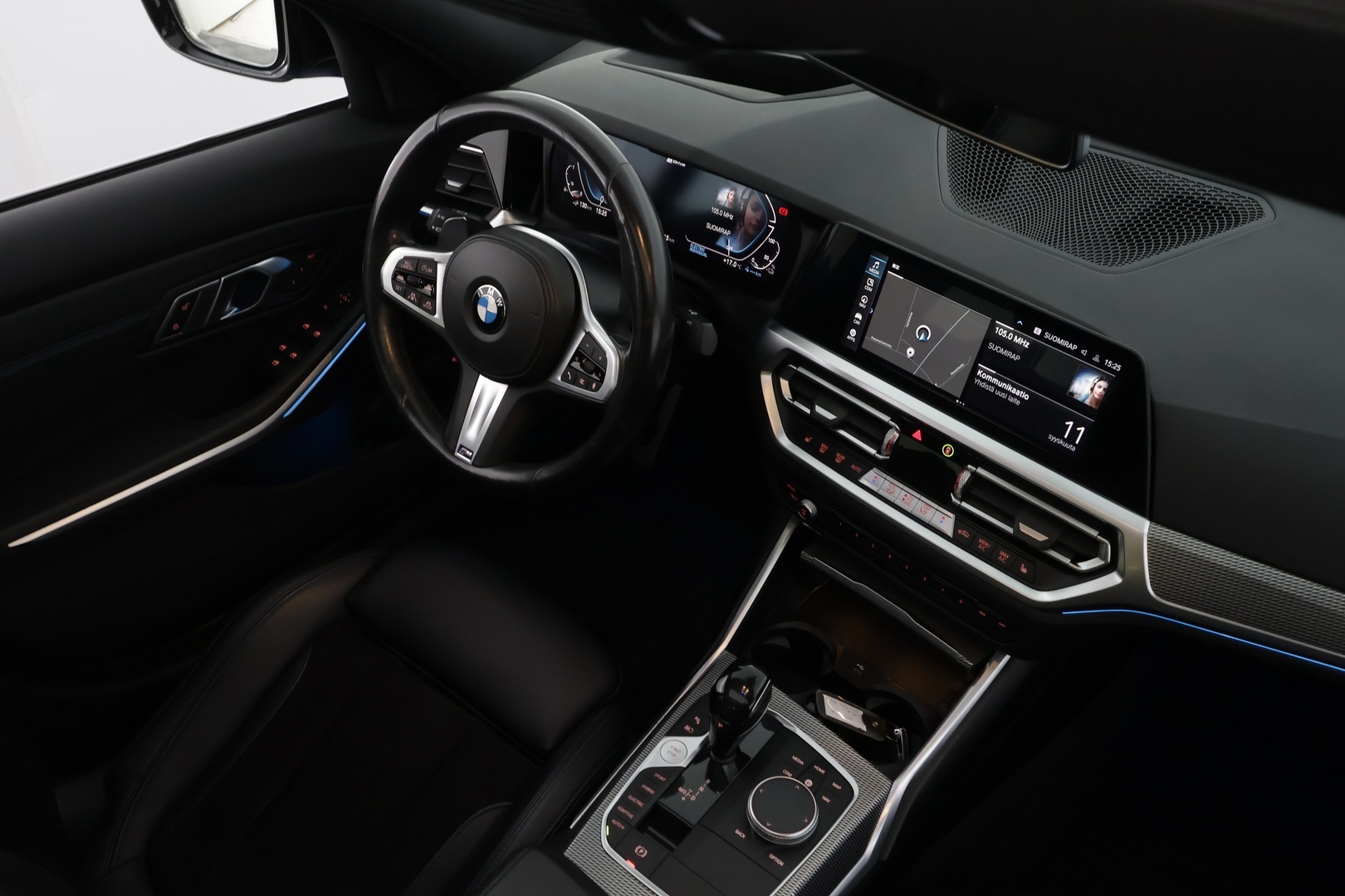 BMW 330 2019