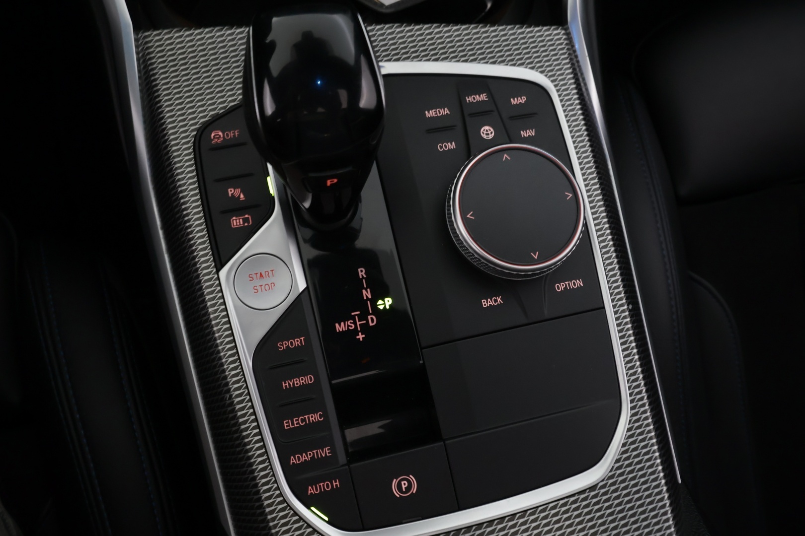 BMW 330 2019
