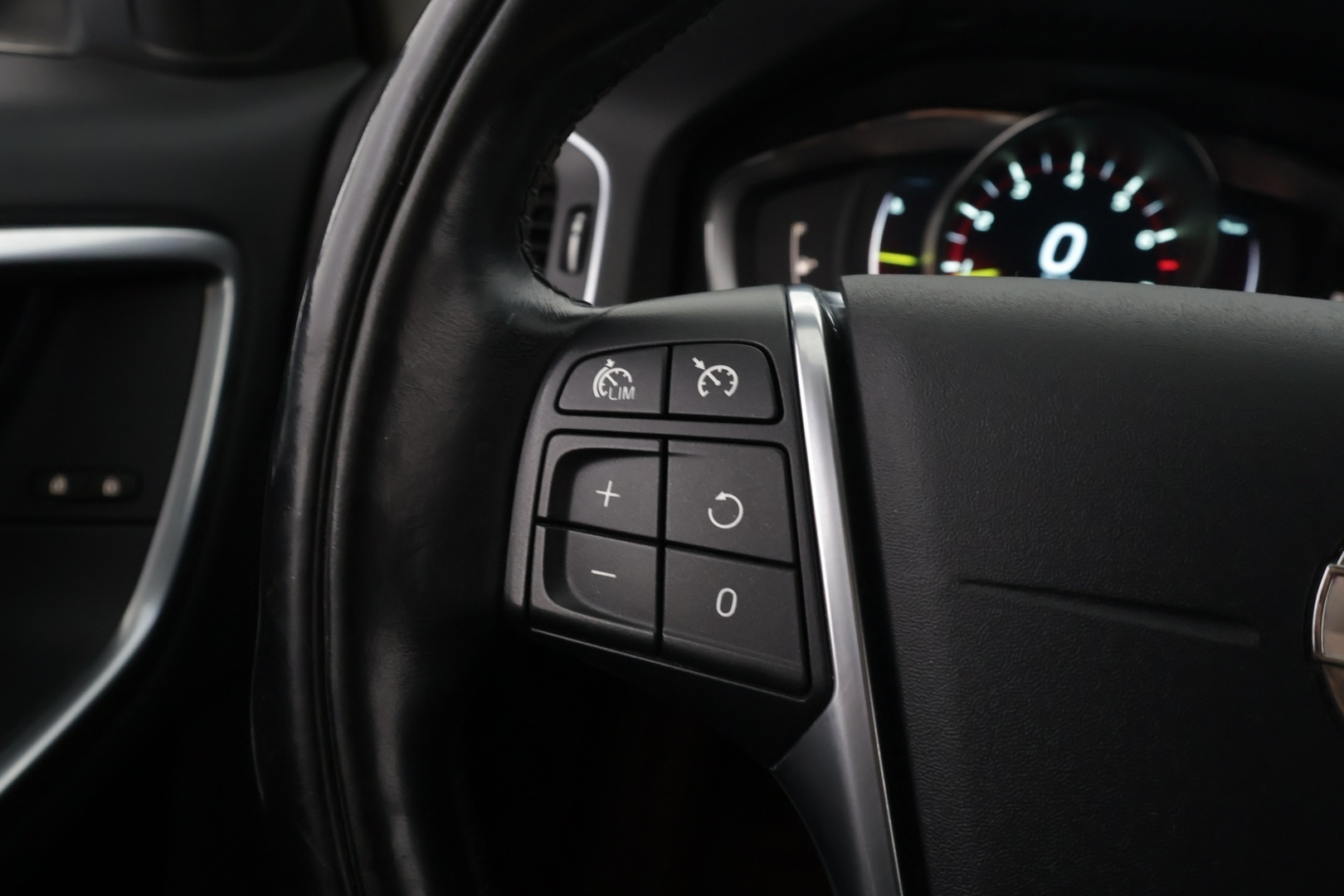 VOLVO V60 2014