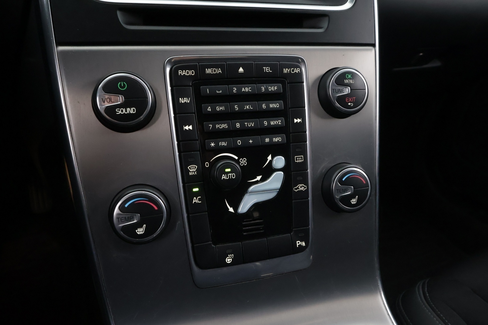 VOLVO V60 2014