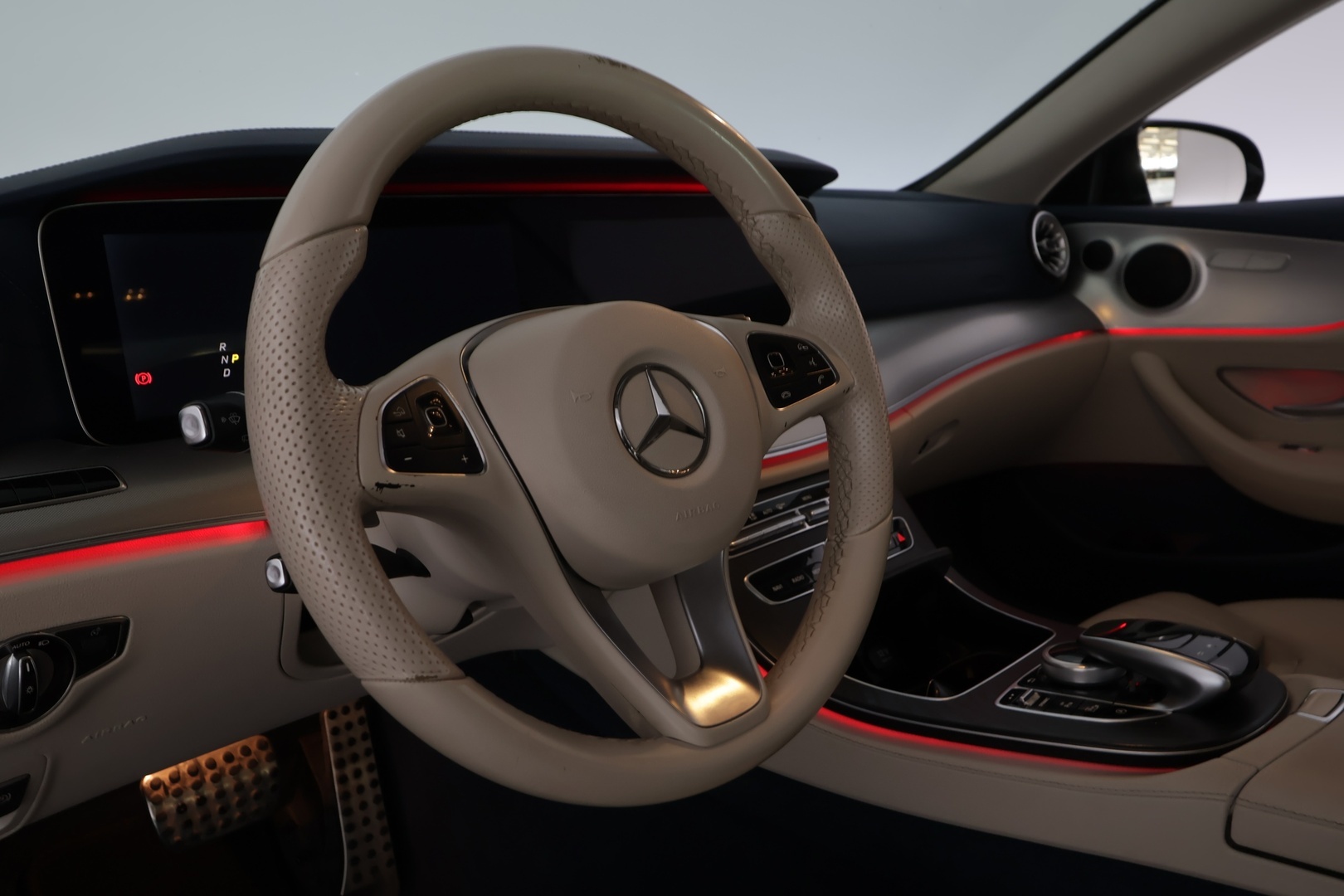 MERCEDES-BENZ E 2017