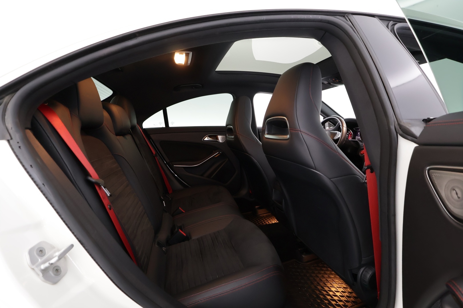 MERCEDES-BENZ CLA 45 AMG 2018