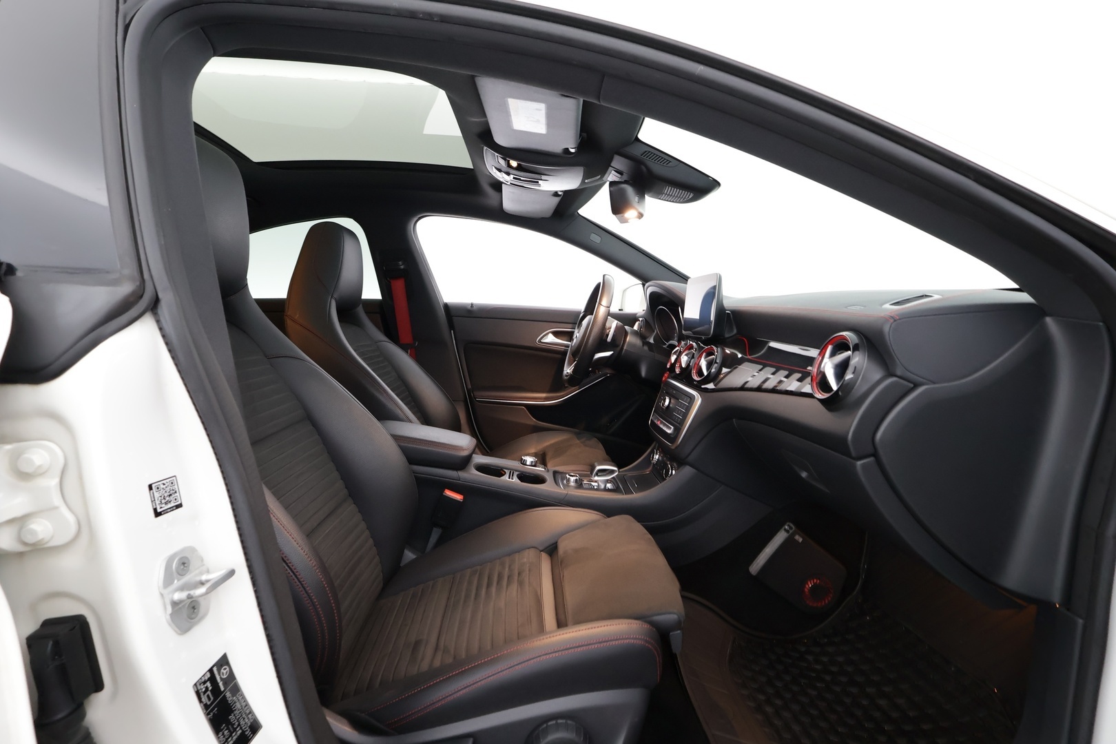 MERCEDES-BENZ CLA 45 AMG 2018