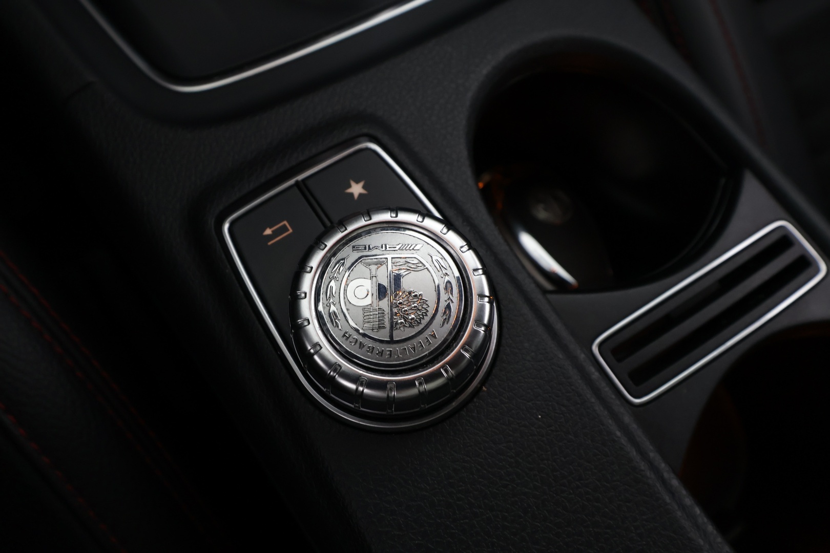 MERCEDES-BENZ CLA 45 AMG 2018