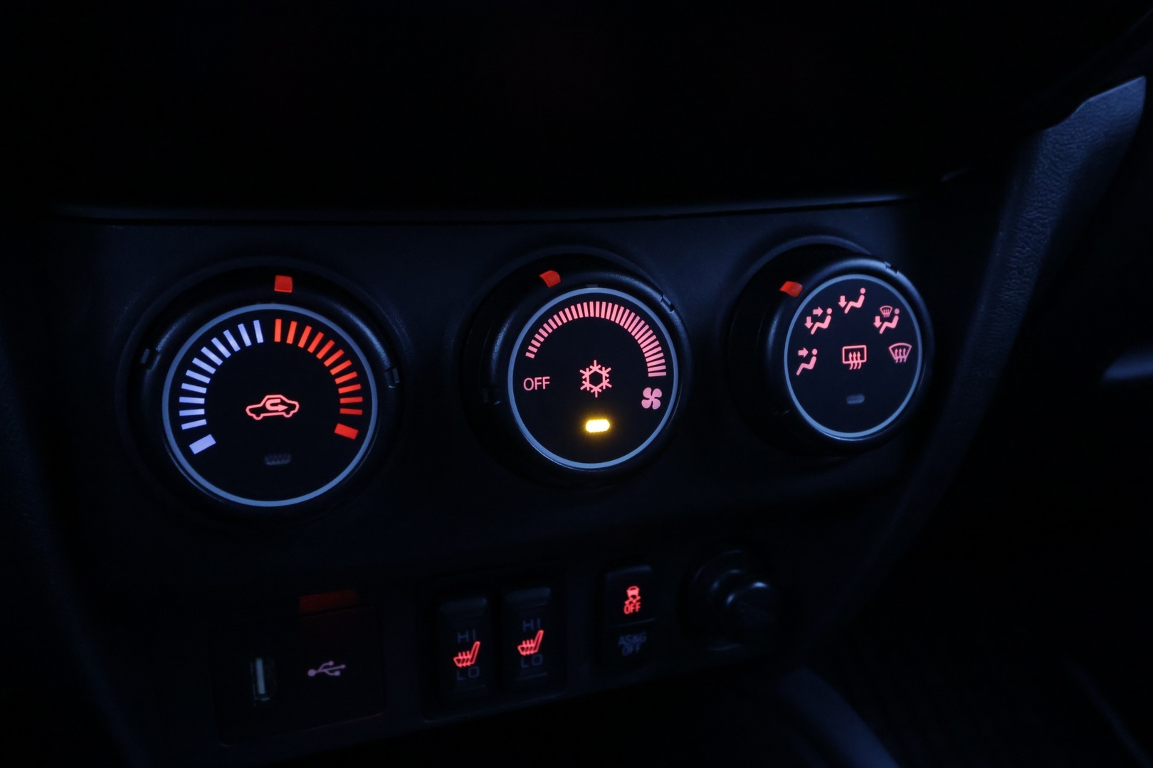 MITSUBISHI ASX 2020