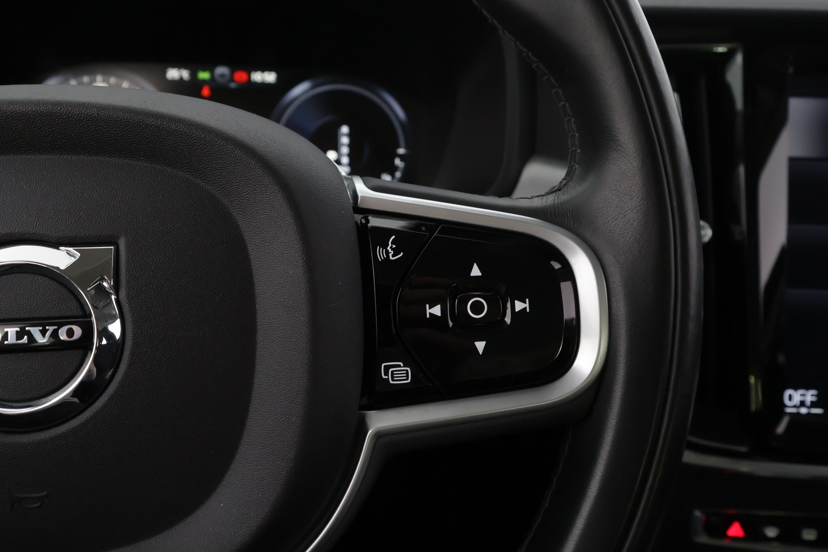 VOLVO V90 2019