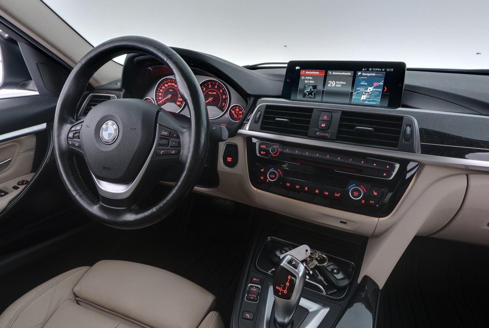 BMW 330 2018
