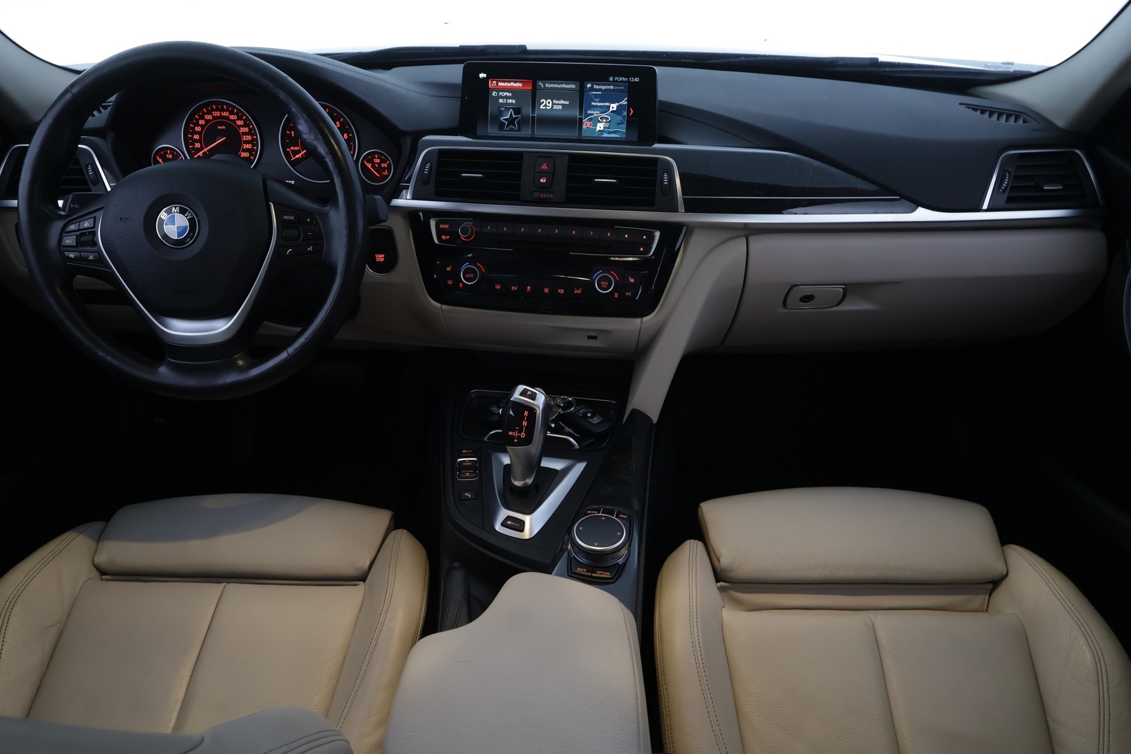BMW 330 2018