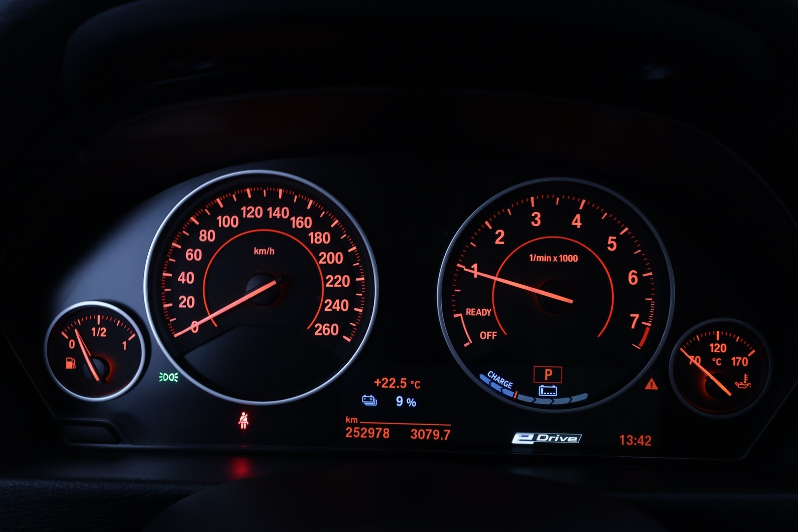 BMW 330 2018
