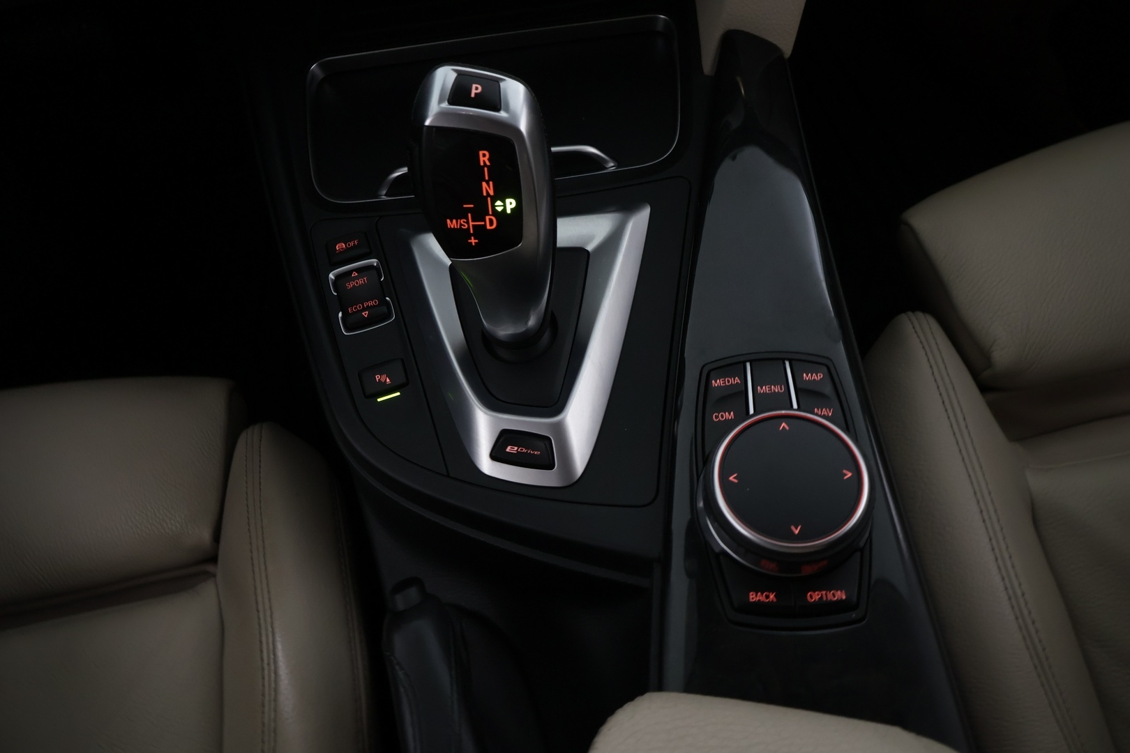 BMW 330 2018