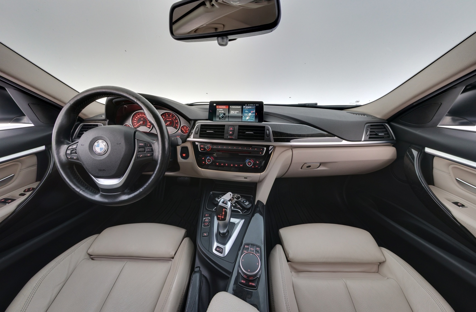 BMW 330 2018