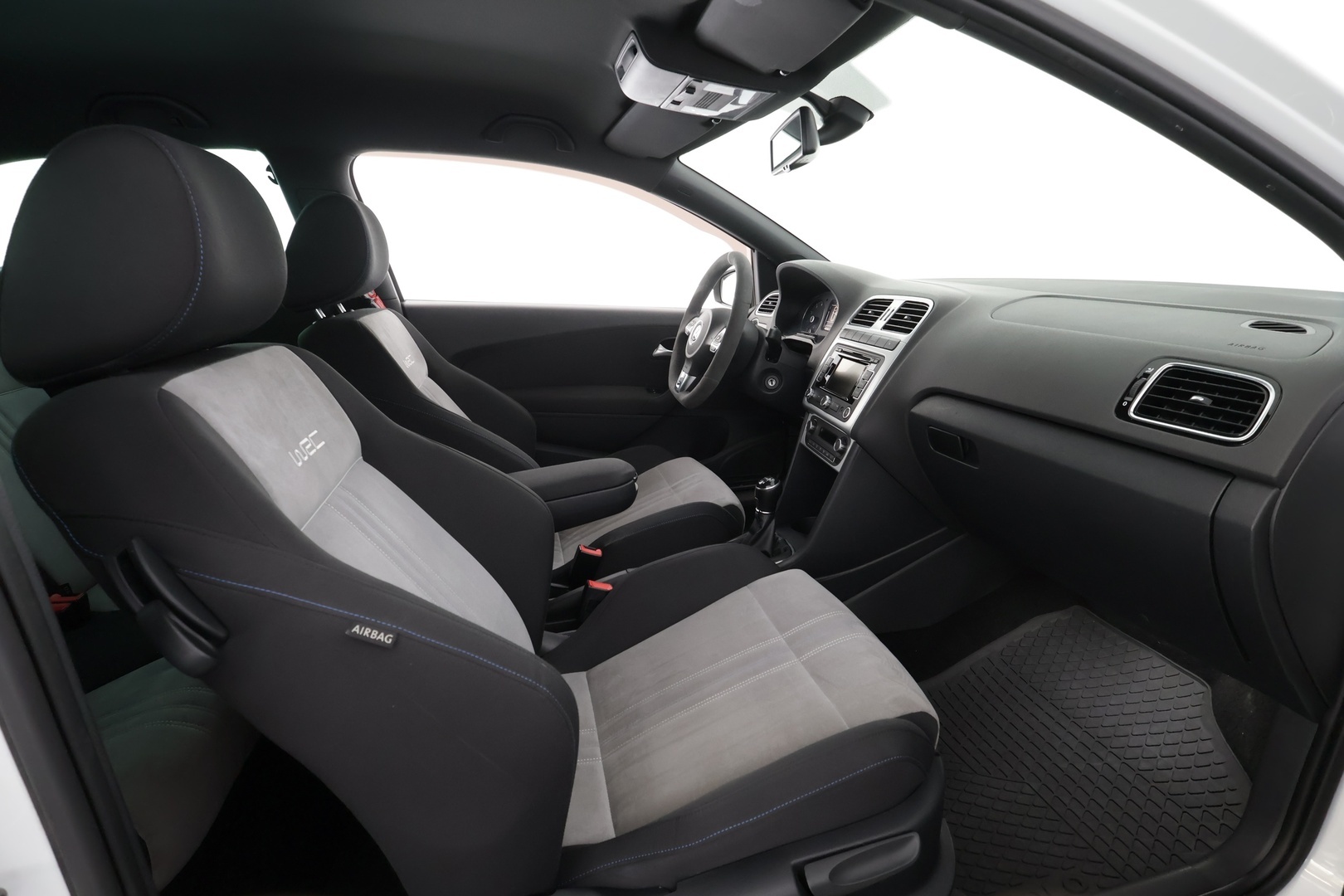 VOLKSWAGEN Polo 2014