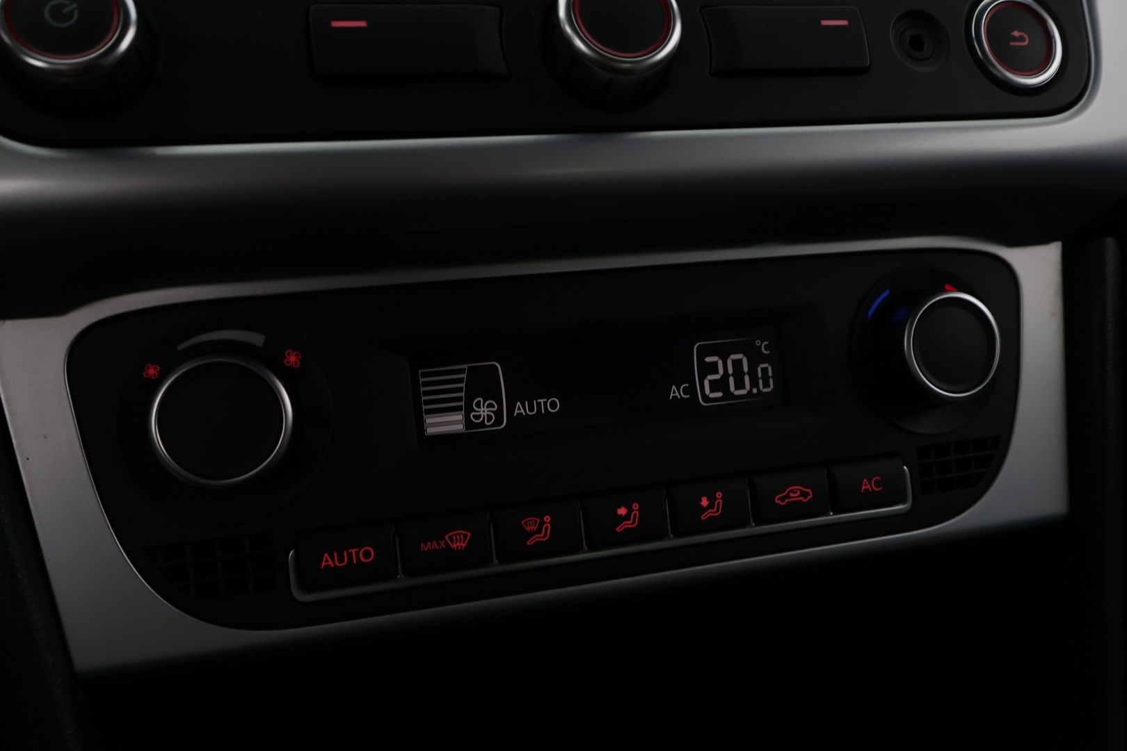VOLKSWAGEN Polo 2014