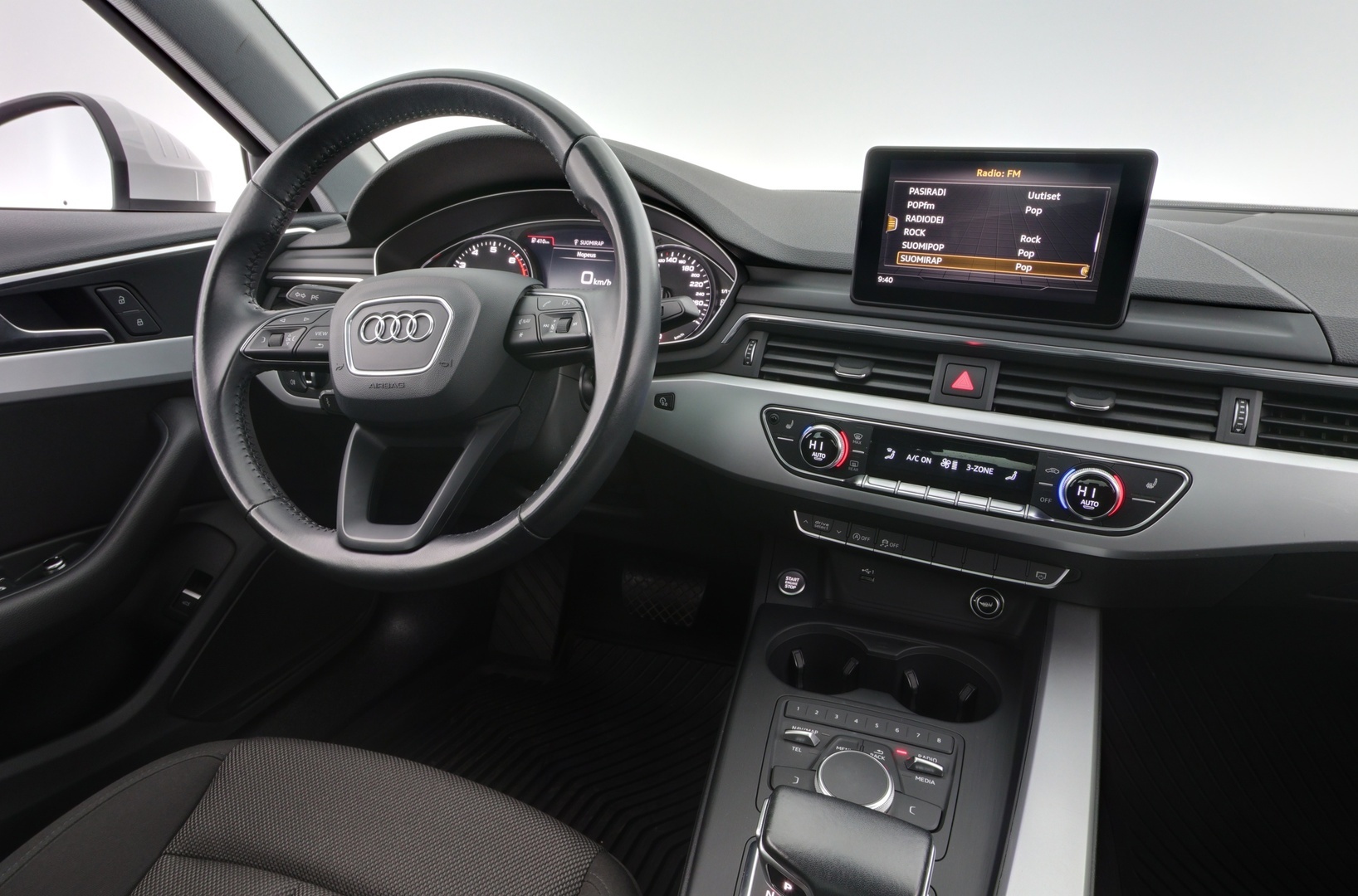 AUDI A4 2018
