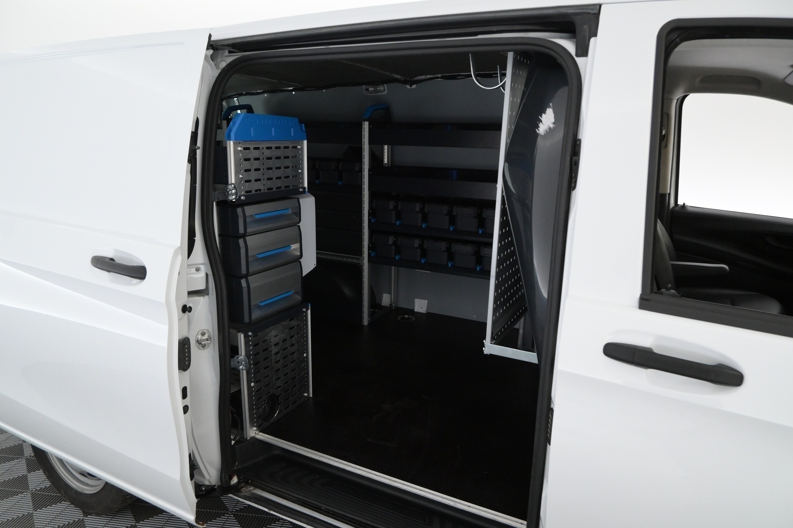 MERCEDES-BENZ Vito 2023