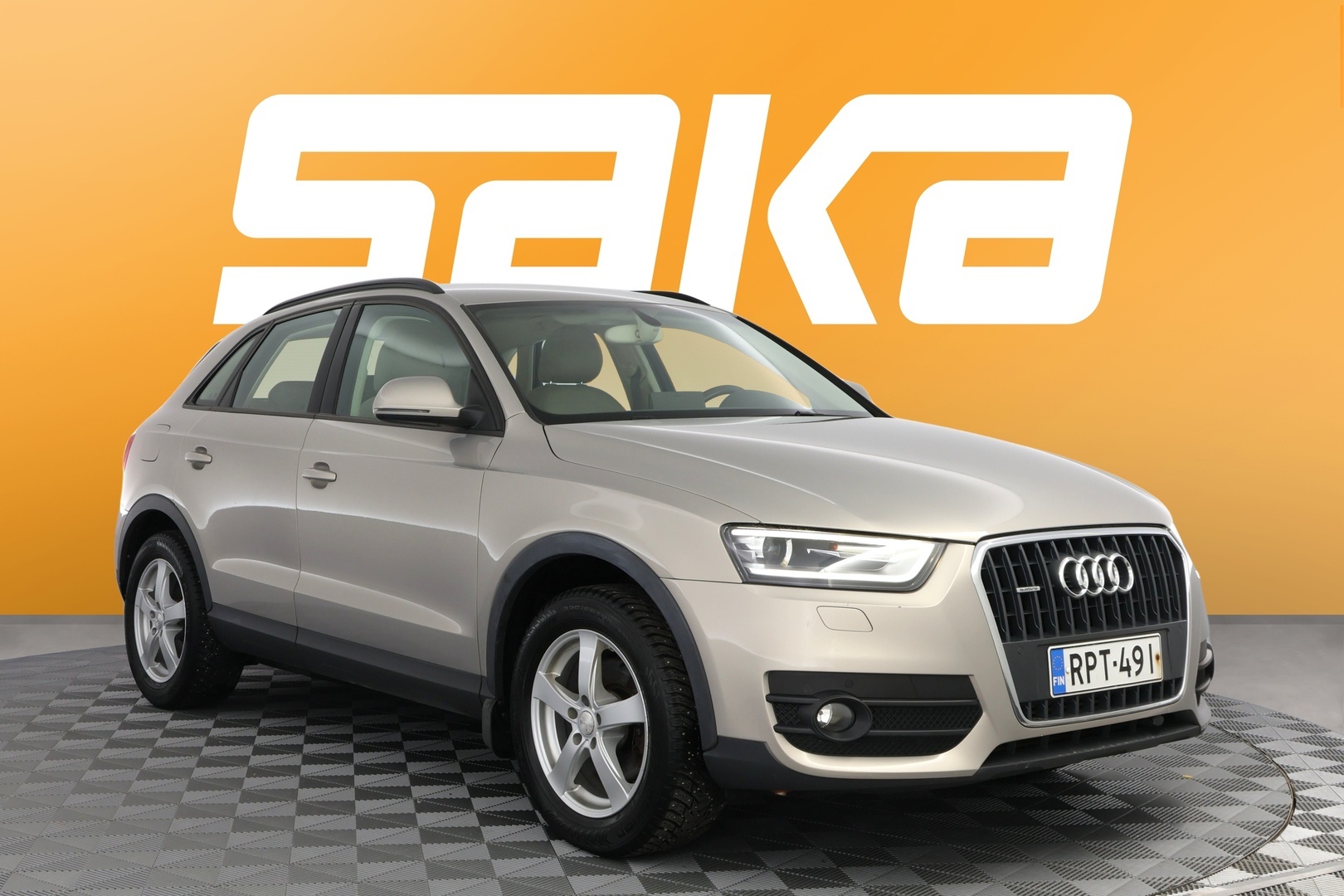 AUDI Q3 2012