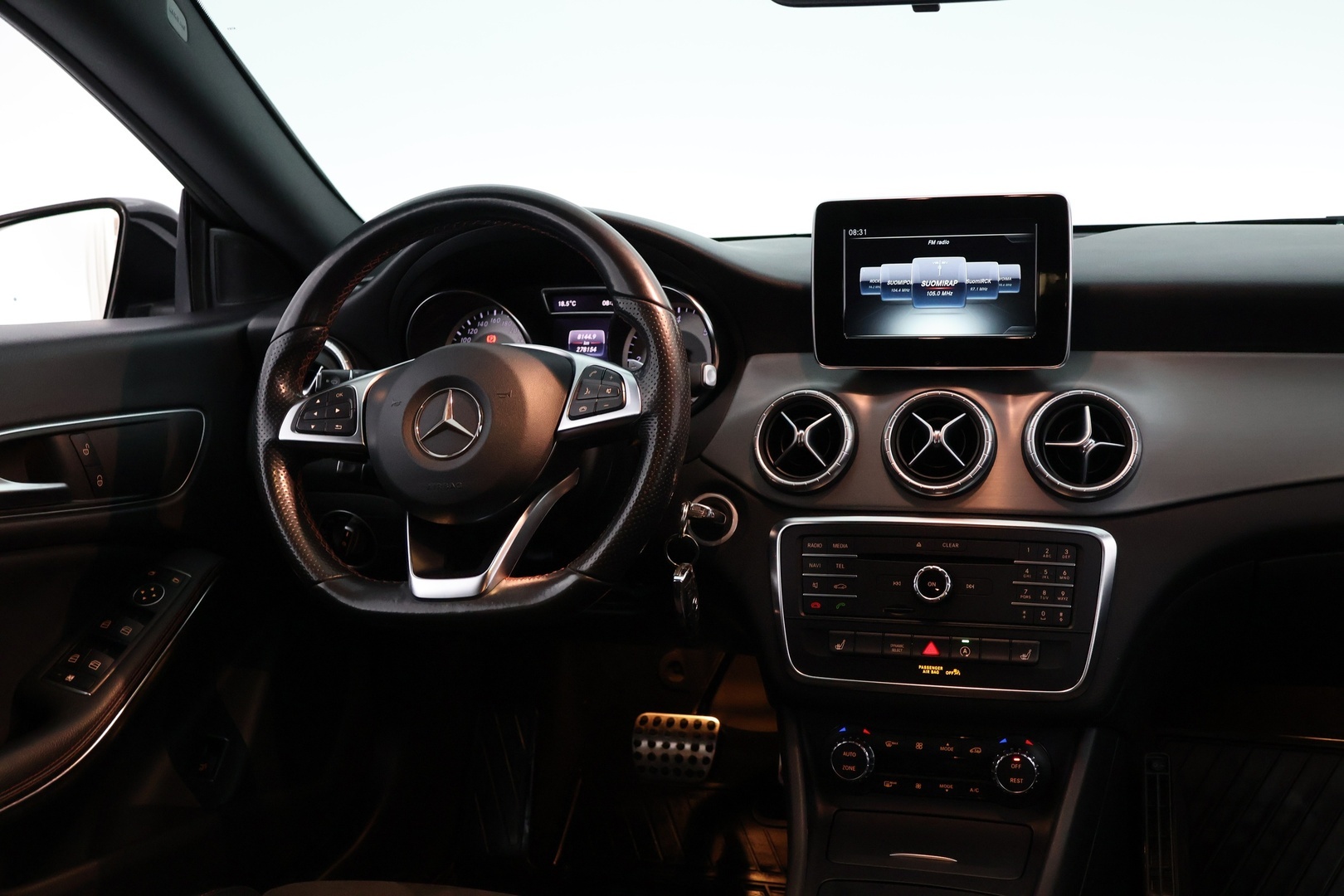 MERCEDES-BENZ CLA 2015