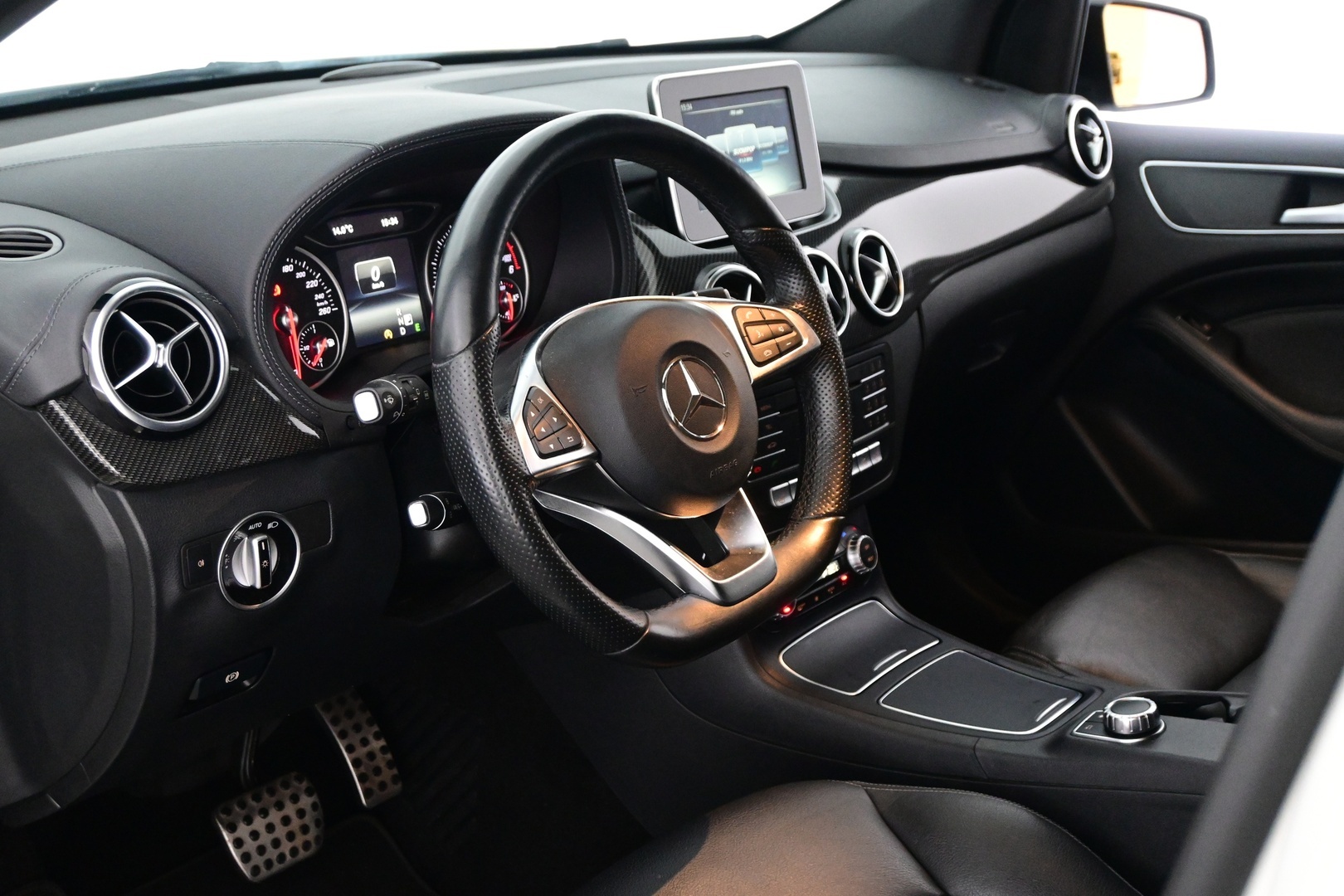 MERCEDES-BENZ B 2016