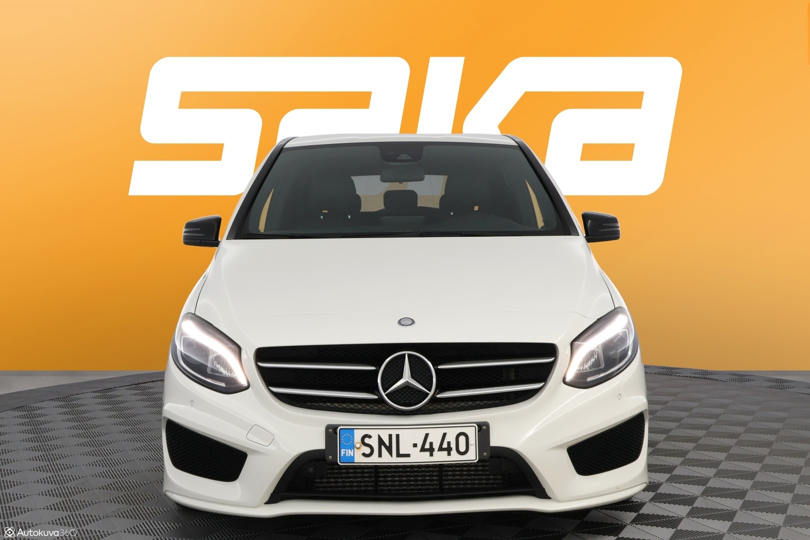 MERCEDES-BENZ B 2016