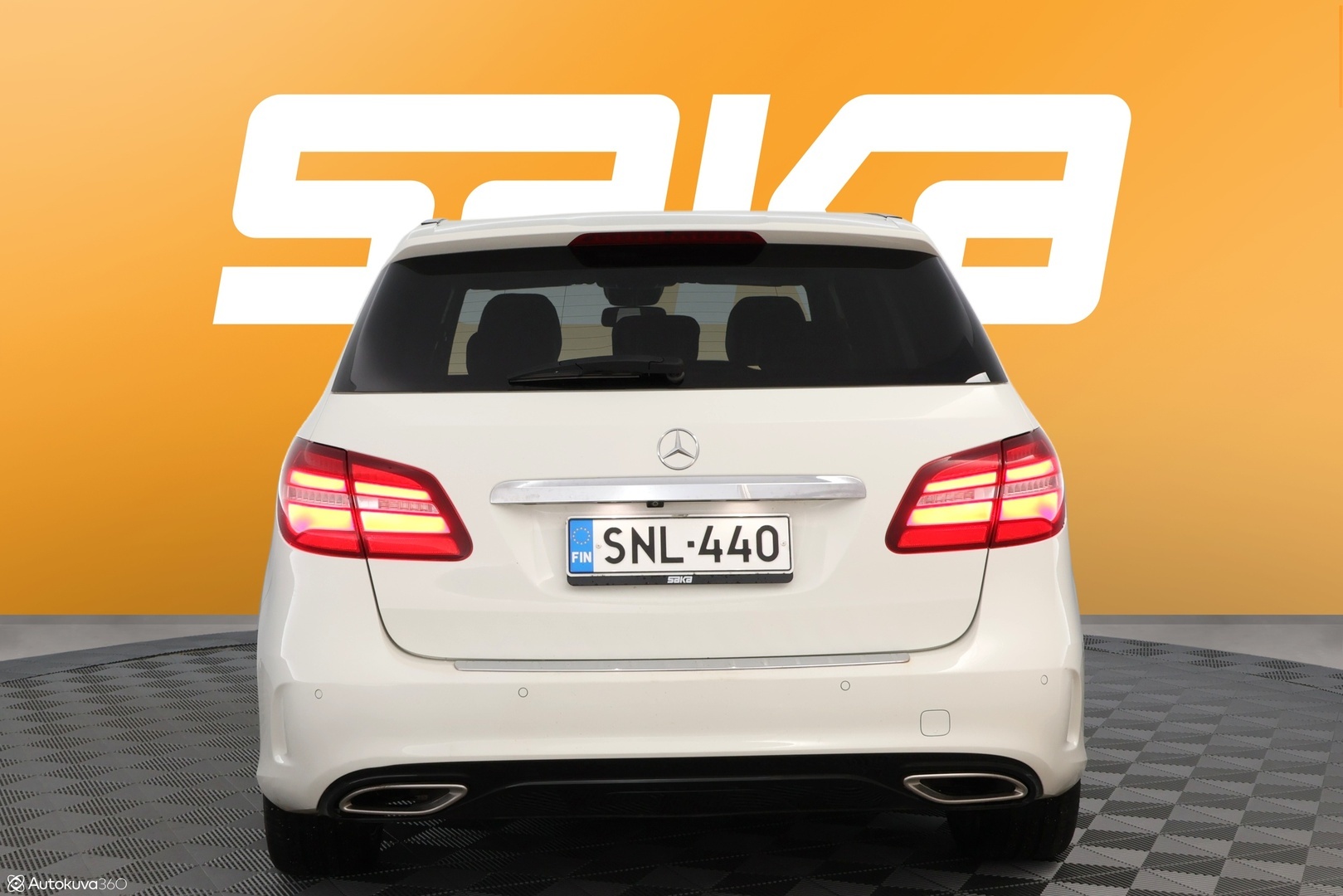 MERCEDES-BENZ B 2016
