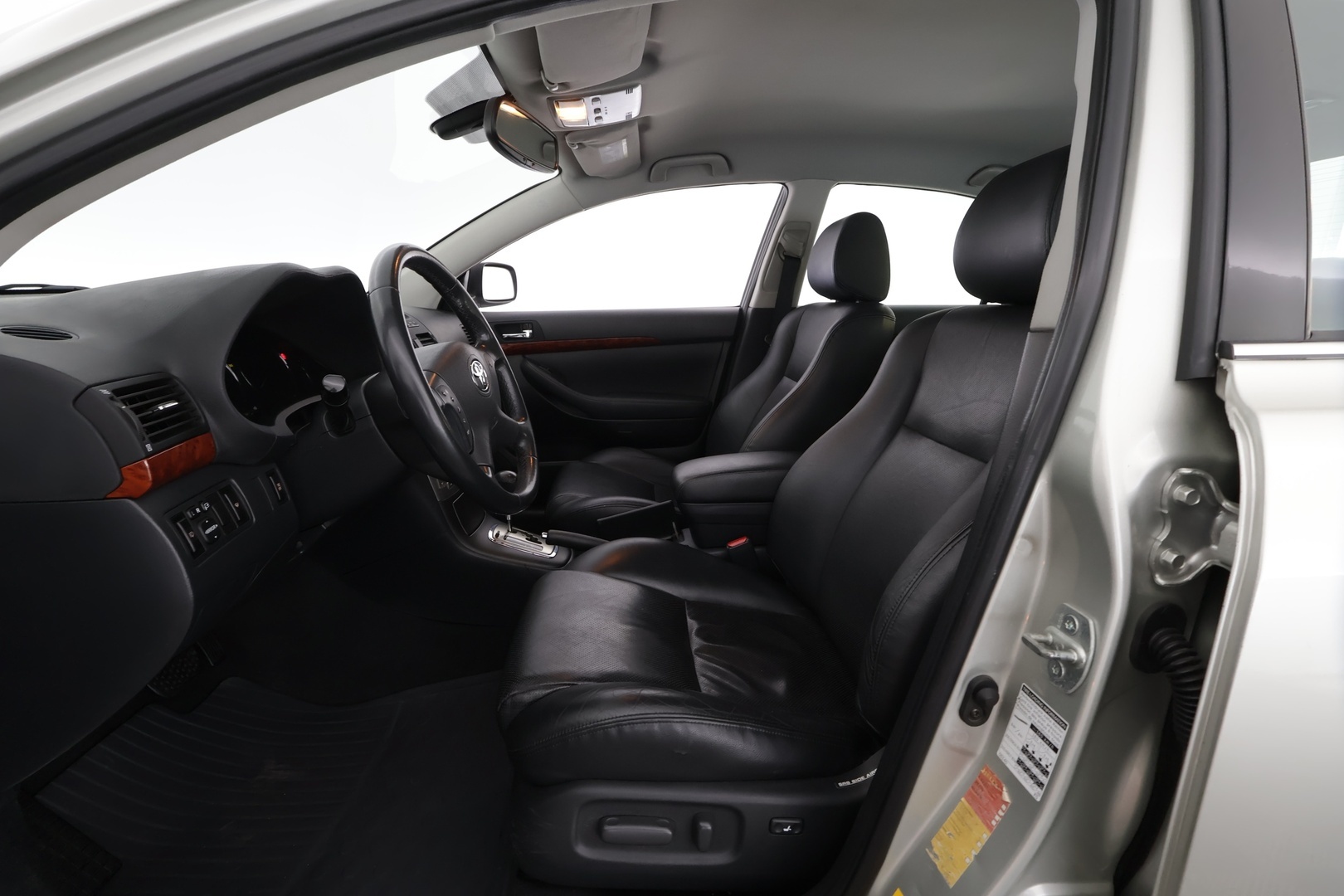 TOYOTA Avensis 2005