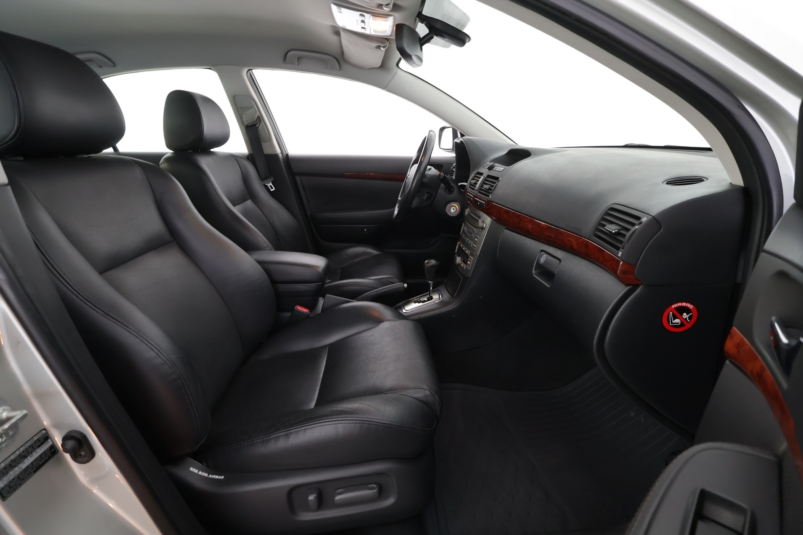 TOYOTA Avensis 2005