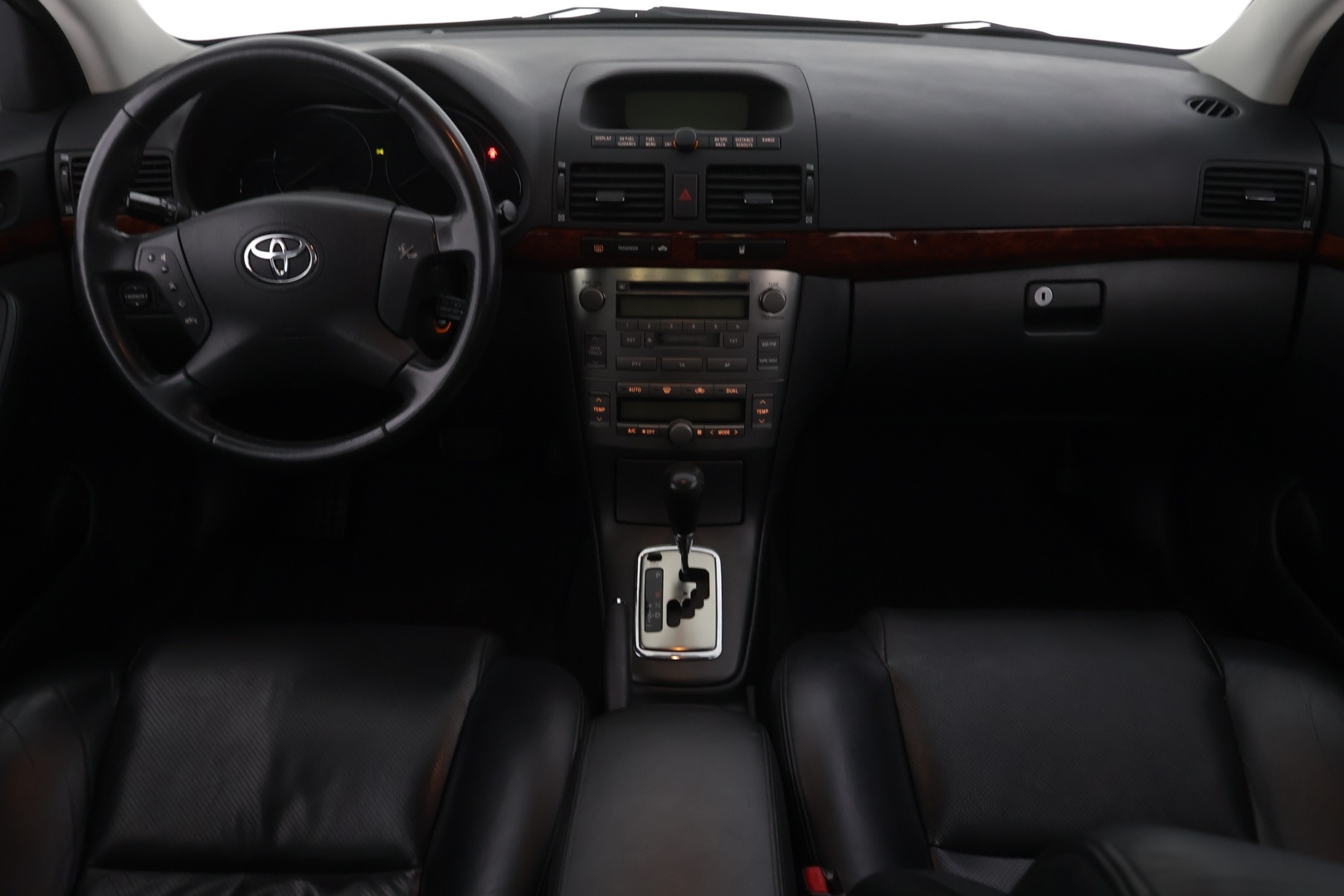TOYOTA Avensis 2005