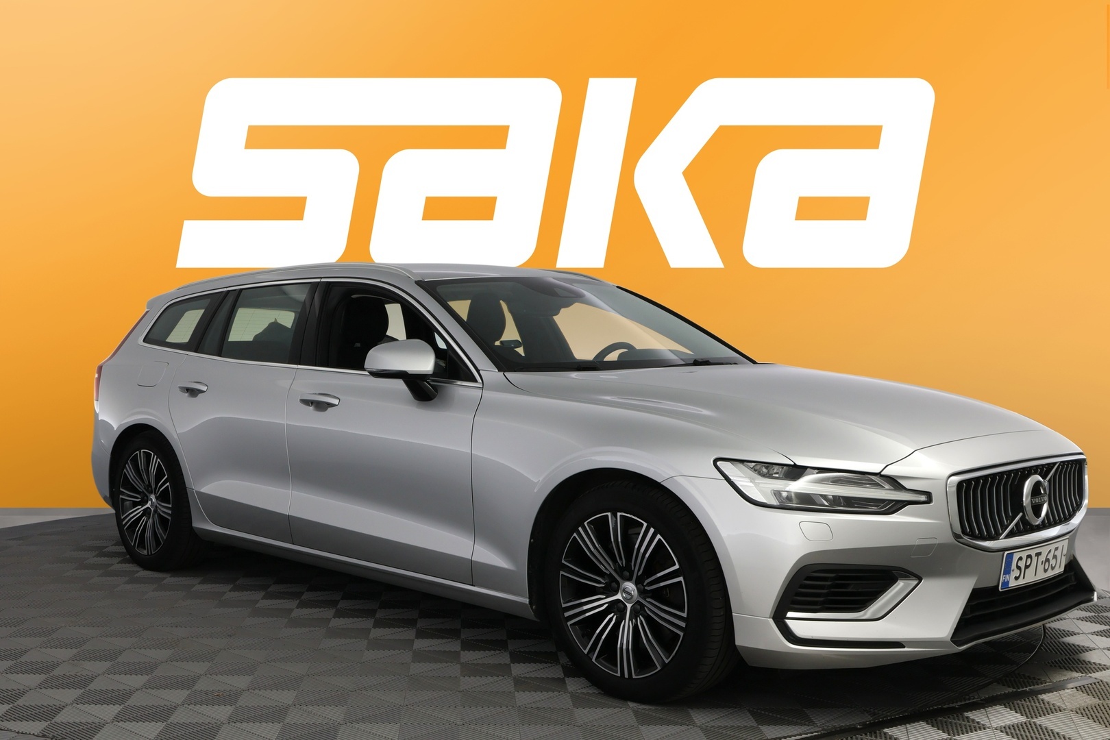 VOLVO V60 2021