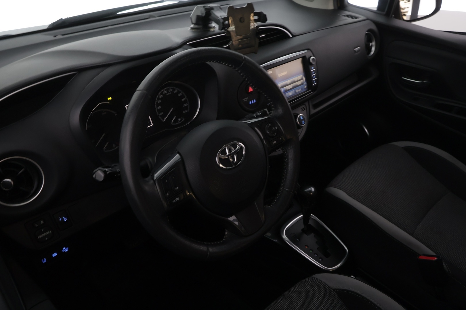 TOYOTA Yaris 2019