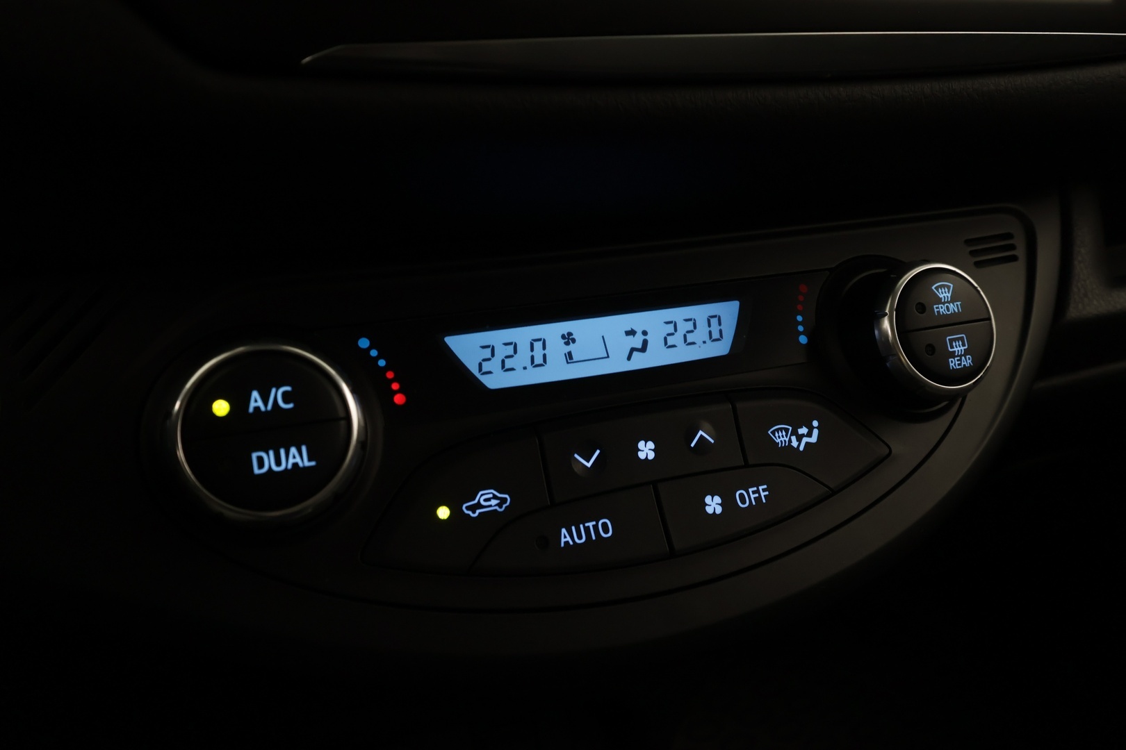TOYOTA Yaris 2019